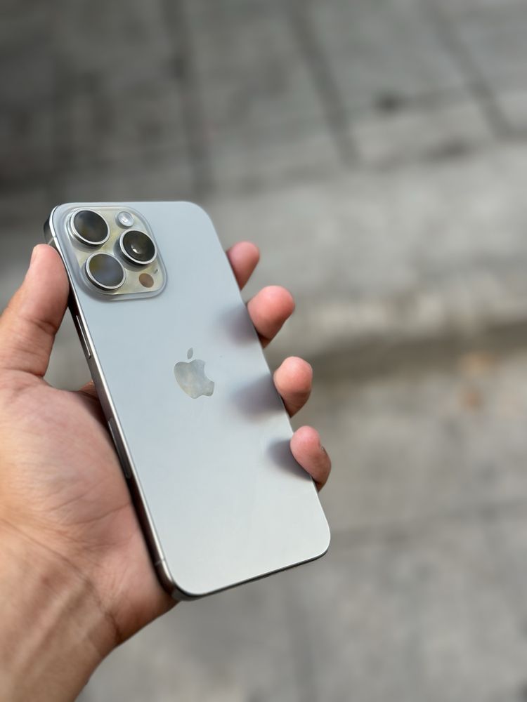 iPhone 15 Pro Max