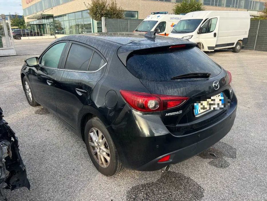 Mazda 3 1.5d 2015g,Мазда 3 1.5д на части