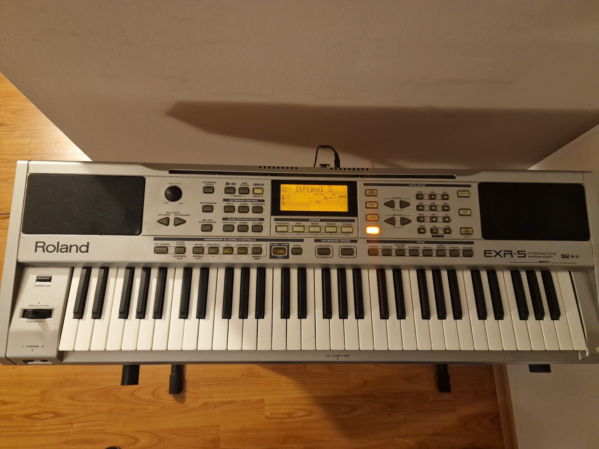 Синтезатор ROLAND EXR 5