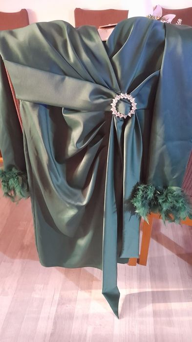 Vând urgent rochie nouă