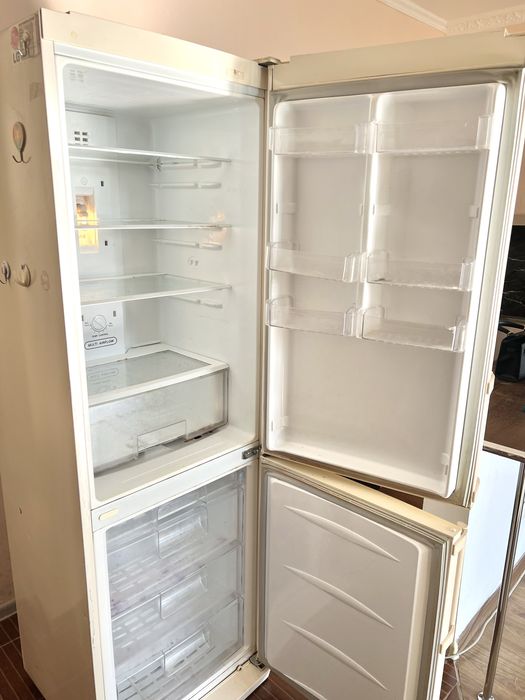Продам Холодильник LG No Frost