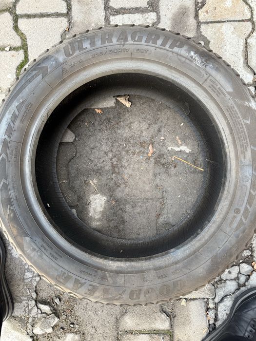 Продам шины 215/55 R17