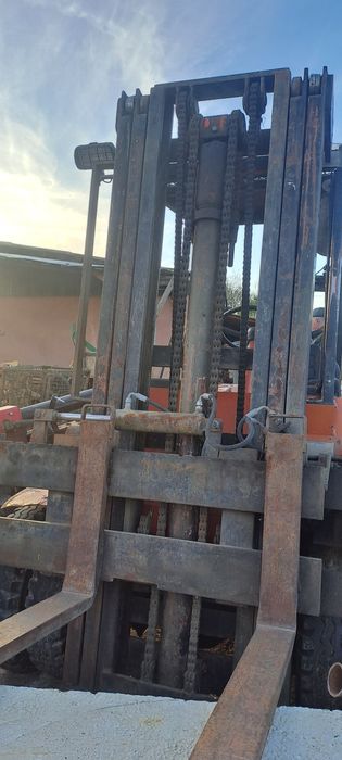 Vând 2 motostivuitoare