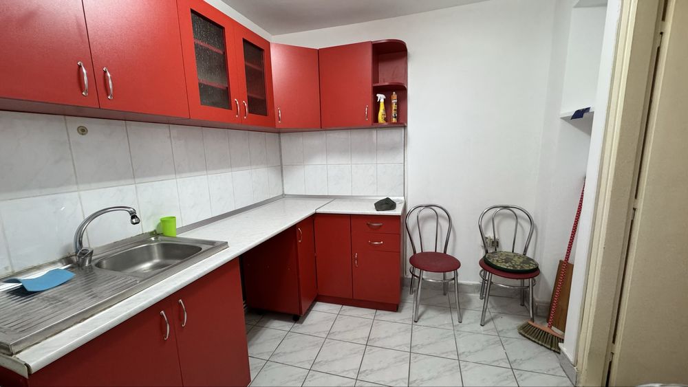 Vand apartament doua camere