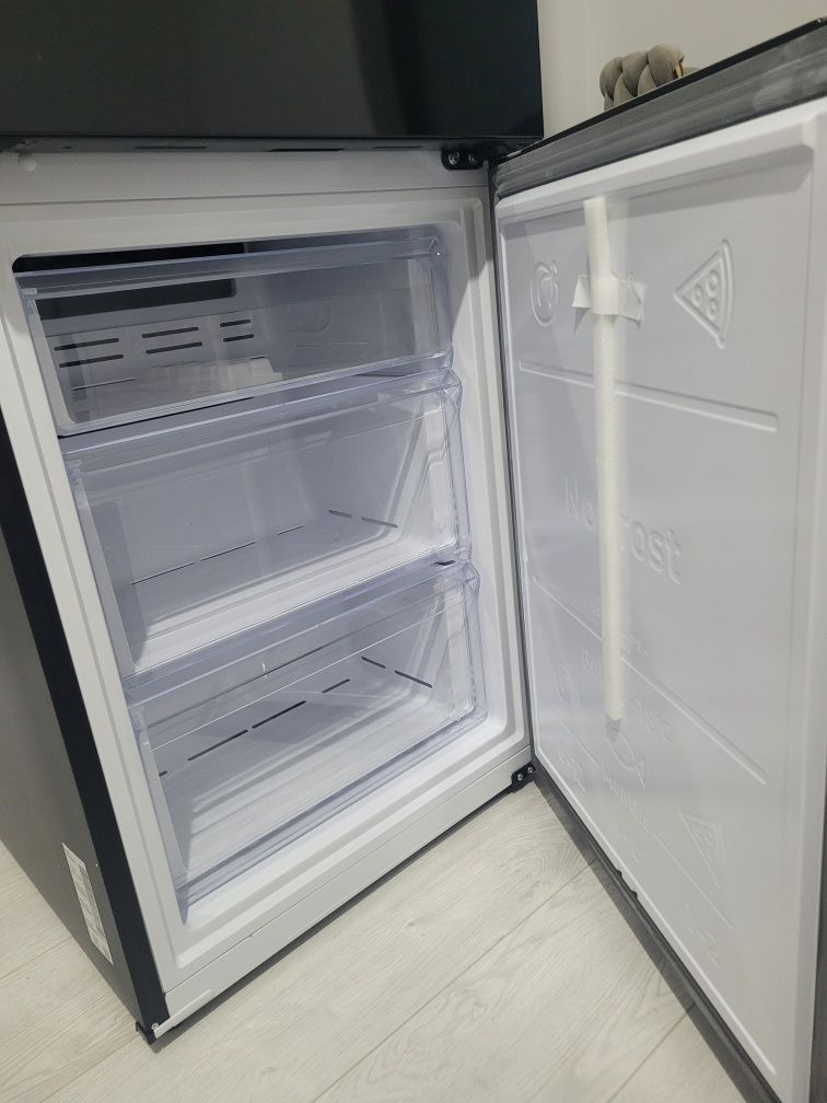 Vand frigider Samsung