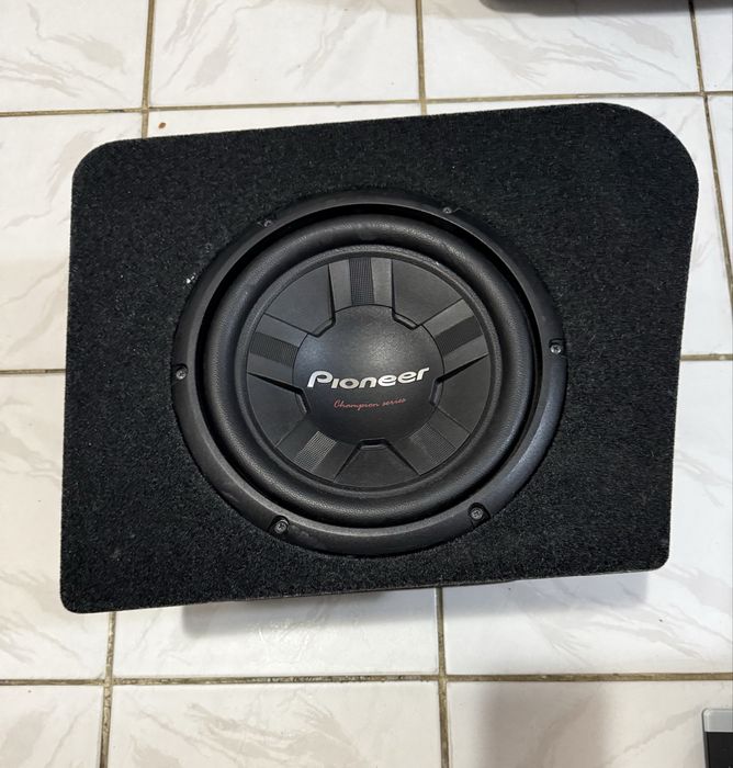 Subwoofer + incinta dedicata Skoda Superb 2 berlina