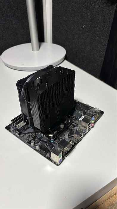 gigabyte h410m s2 v2 + I5 10400F + 16GB Озу + БП 550W