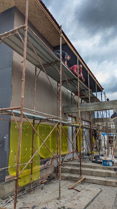 Inchiriez schela metalica pentru construcții