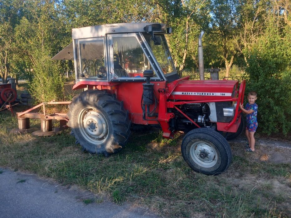 Tractor cu incarcator frontal