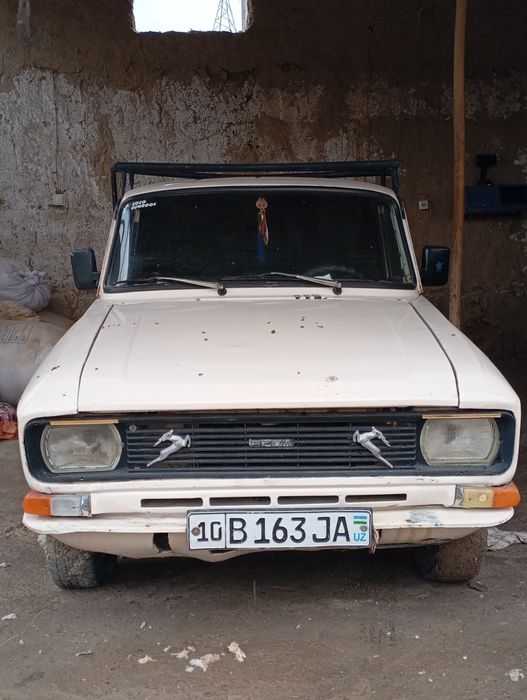 Maskvich AZLK yurib turibdi