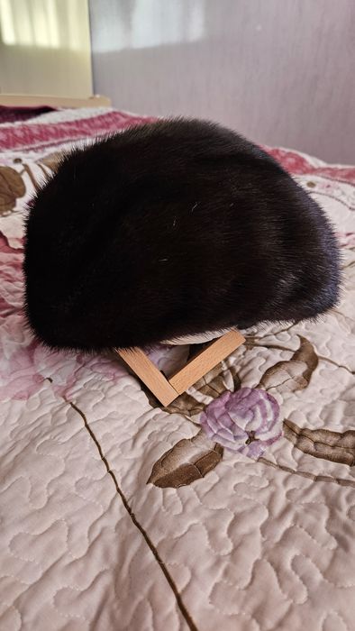 Продам норковые и писцовую шапки