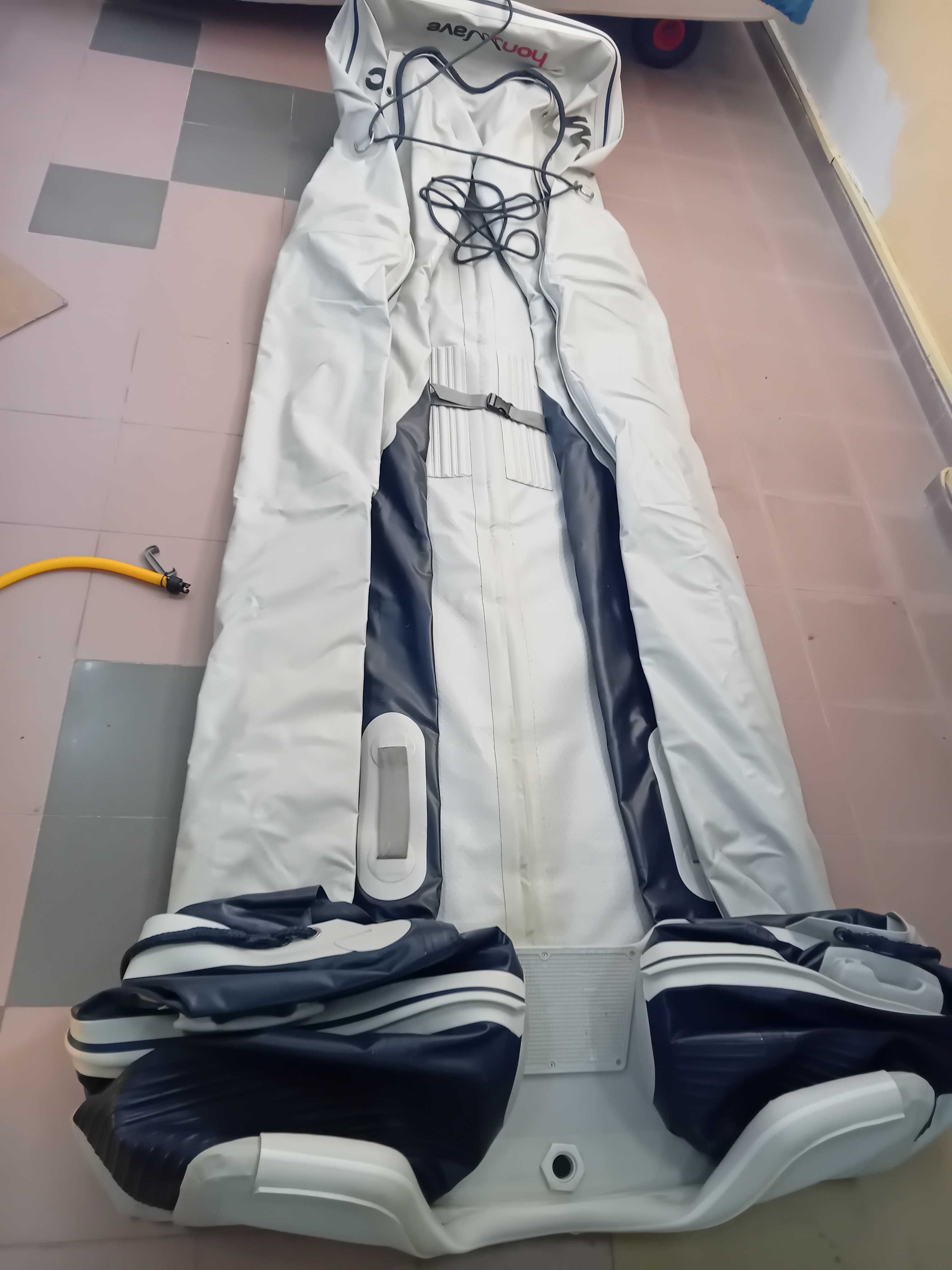 Надуваема лодка Хонда T38 IE