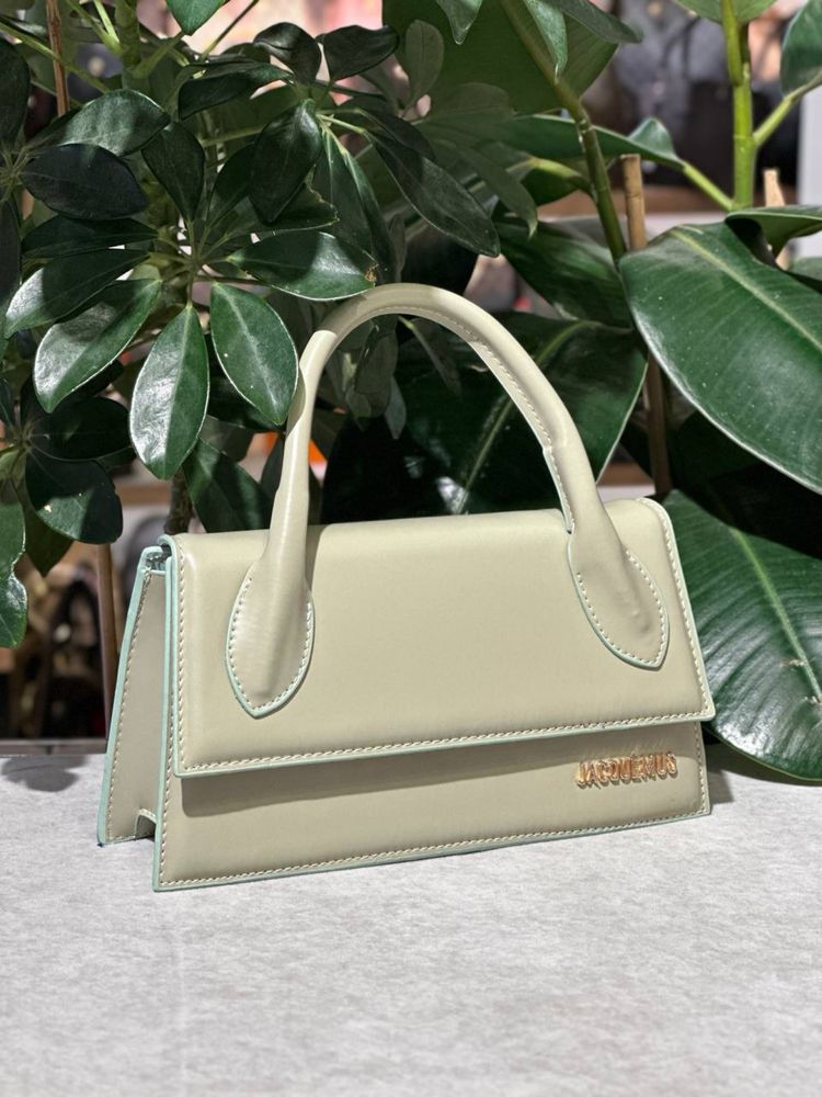 Geanta JACQUEMUS Noua !!! Dimensiuni 23/13 !!!