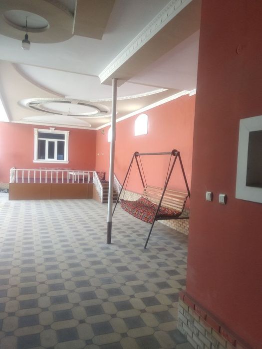 6 sotihli hovli uy sotiladi