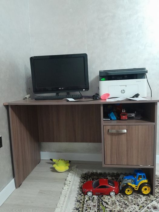 Стол для офиса или работе