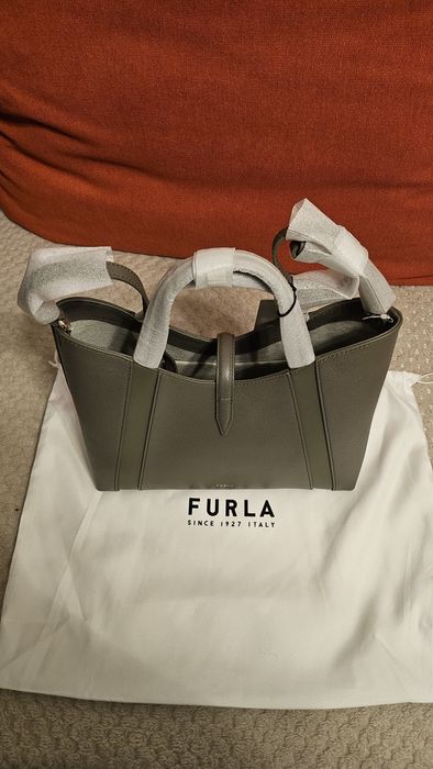 Geantă Furla 



Furla
Goccia S Tote Shoulder Bag Sage