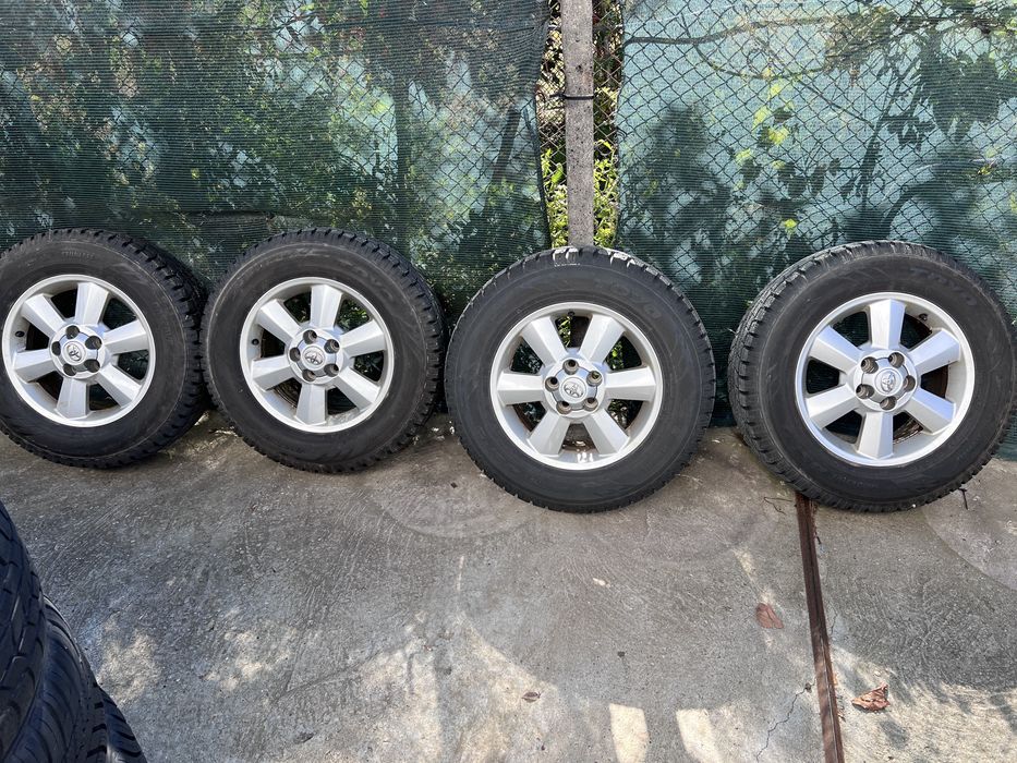 Зимни гуми Toyo с джанти 215/70/16 Toyota Rav4