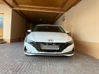 Hyundai Elantra lux sotiladi