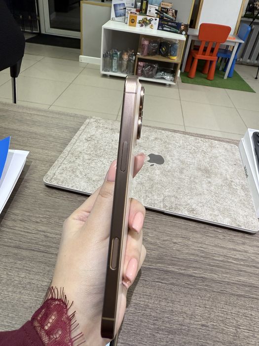 Iphone 16 pro max 256gb e sim