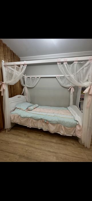 Кровать , детская, подростковая, и взрослым подойдет