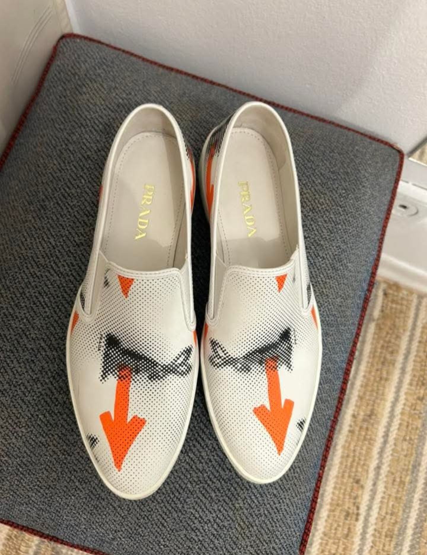 Оригинални Prada slip-on обувки с принт, номер 38