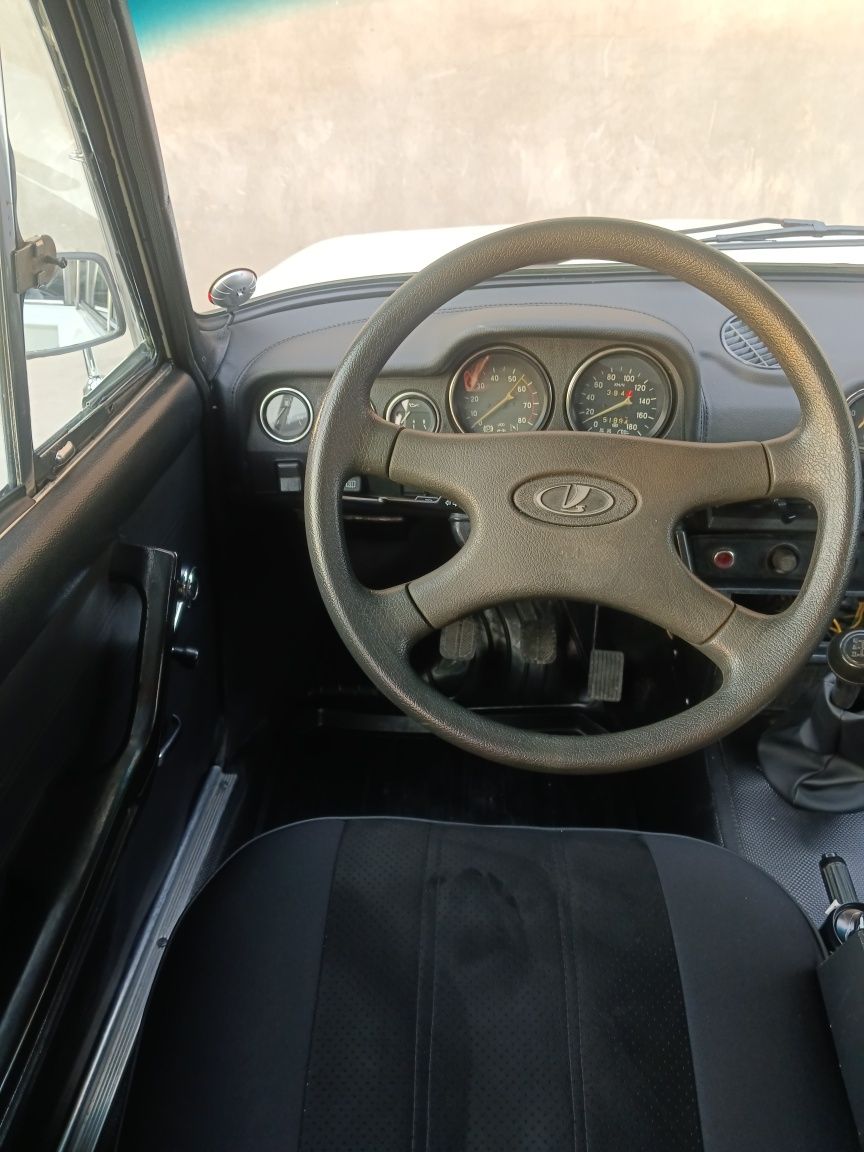 Jiguli vaz 2106 moshina