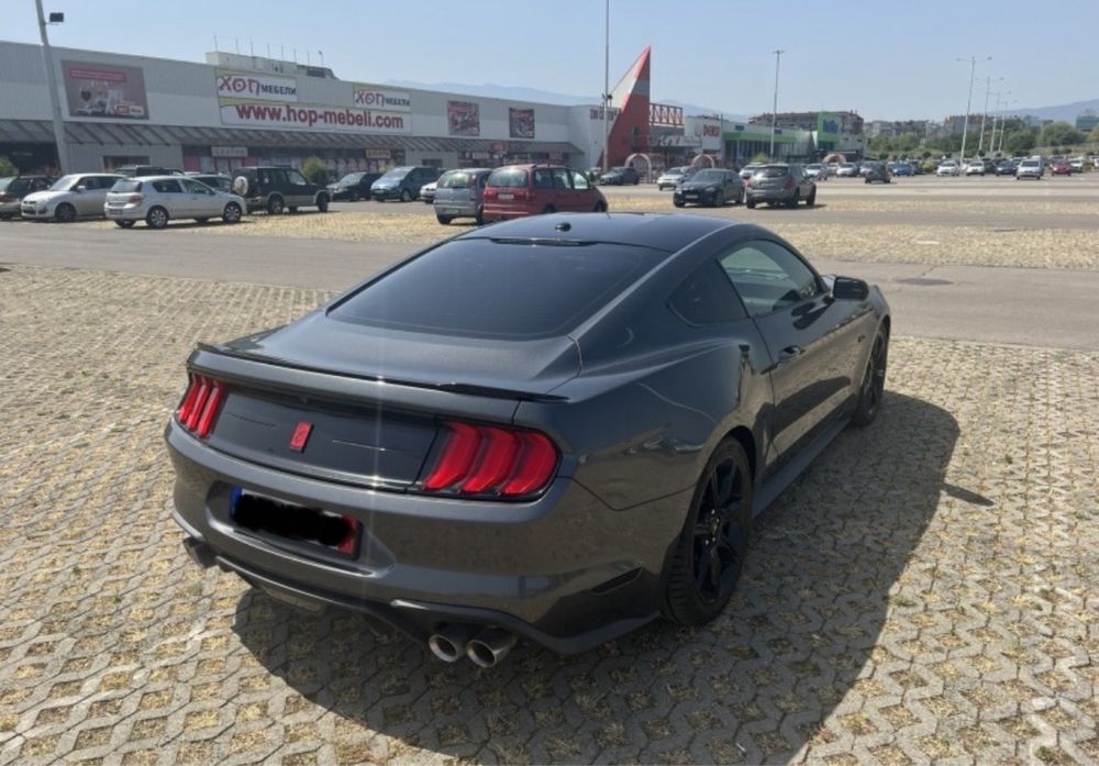 Ford Mustang GT 5