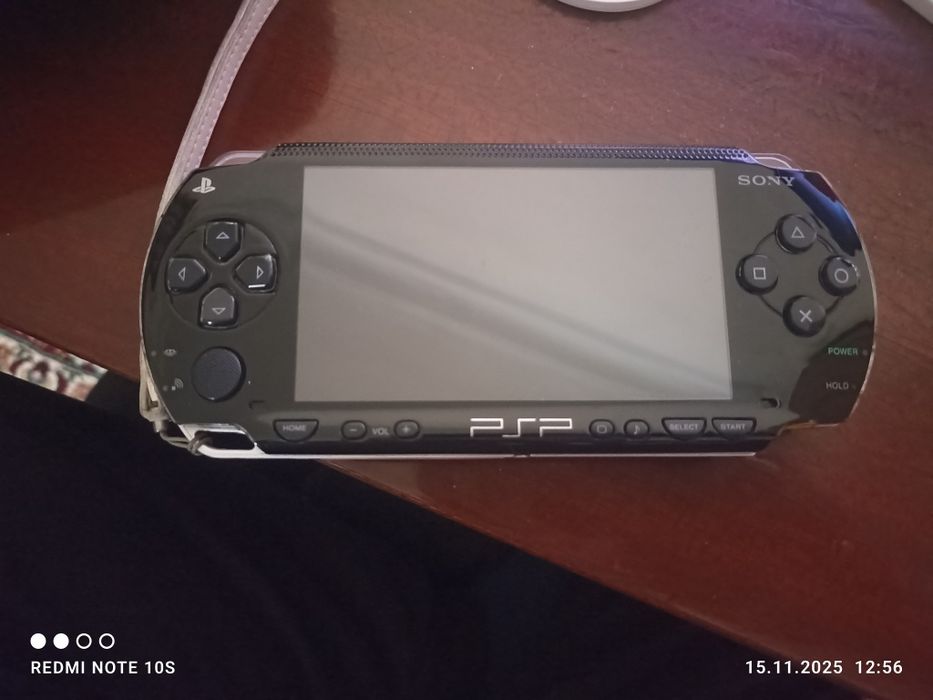 Продаю псп в отличном состояние с игрой и всеми проводами