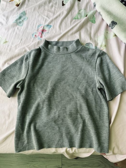 Vând tricou cu guler din Zara