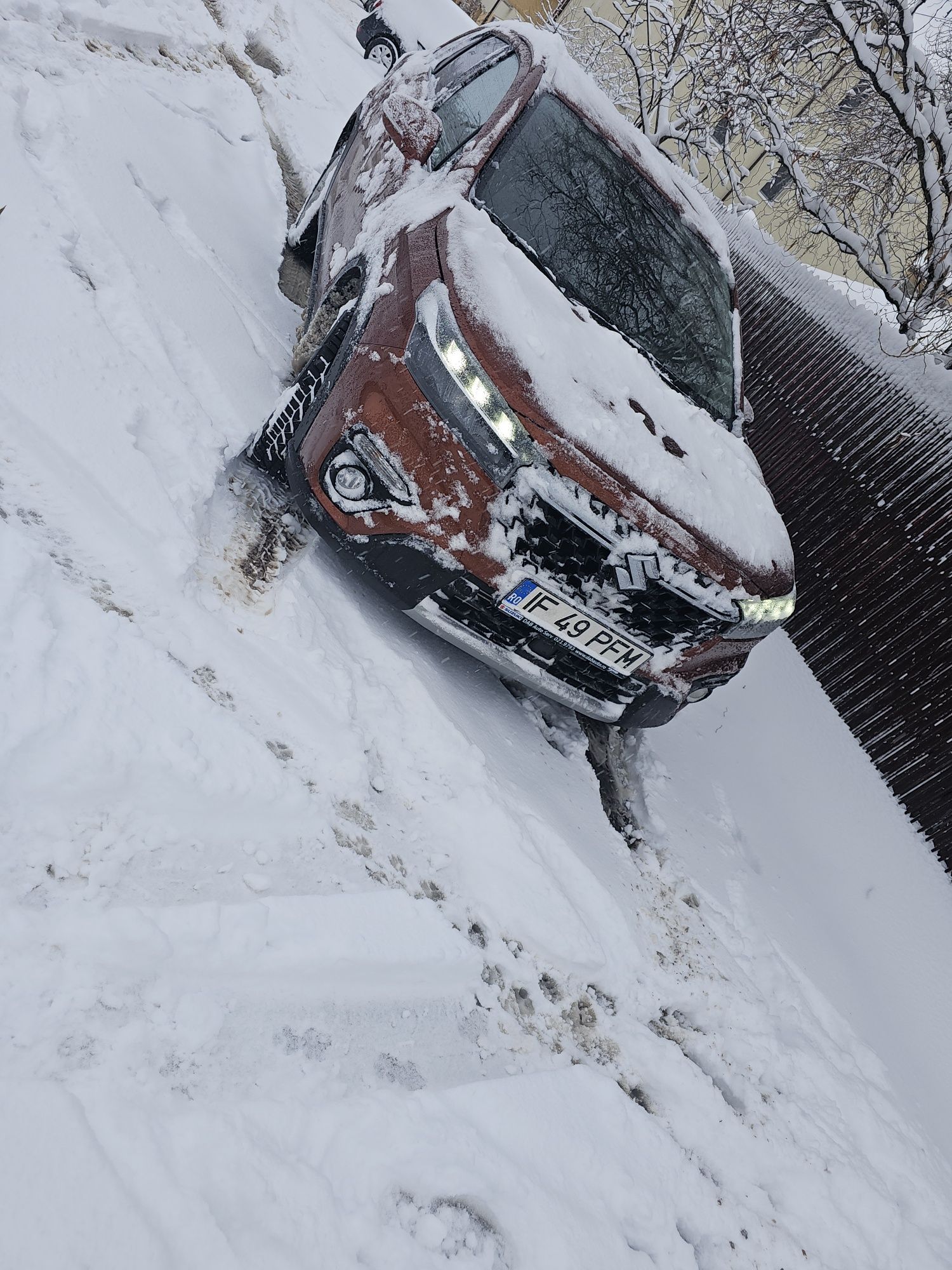 Suzuki S-CROSS Hybrid