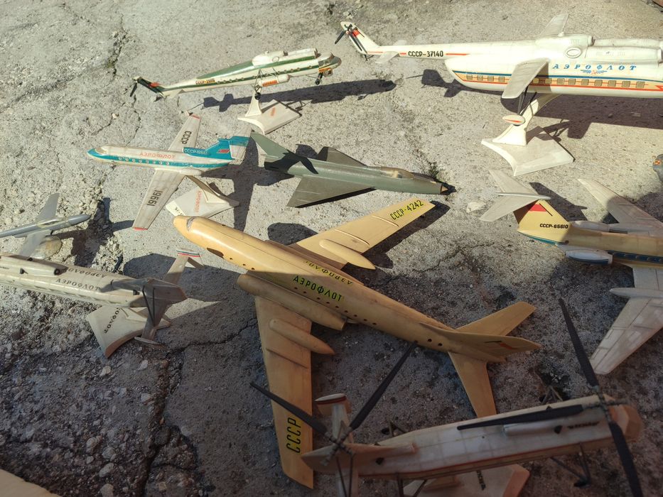 3 бр ретро детски игри и модели на самолети и хеликоптери