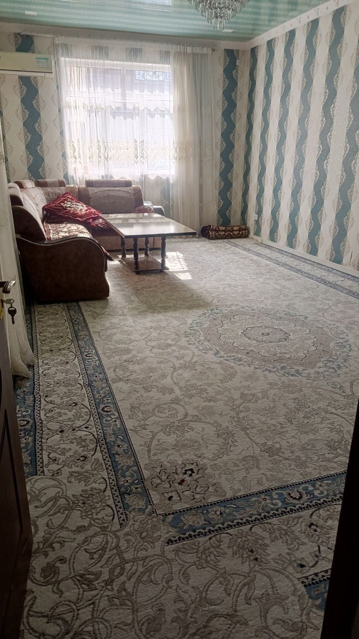 Uchastka sotiladi 2,2 sotiq sergeli BOBUR mahallasida