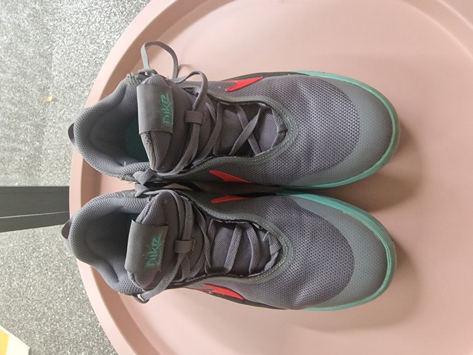 Ghete baschet Nike TEAM HUSTLE D9