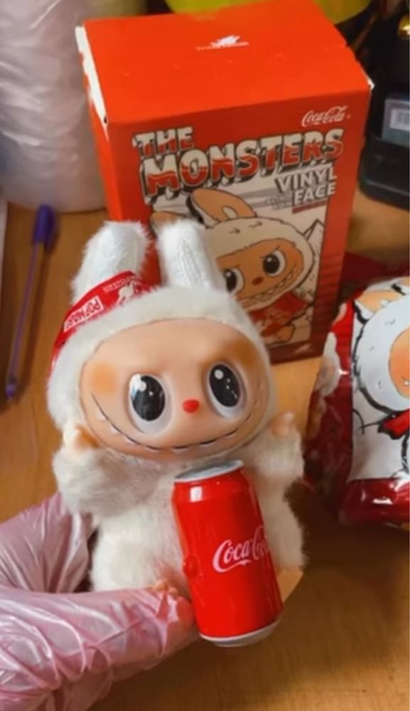 Лабубу Coca-Cola