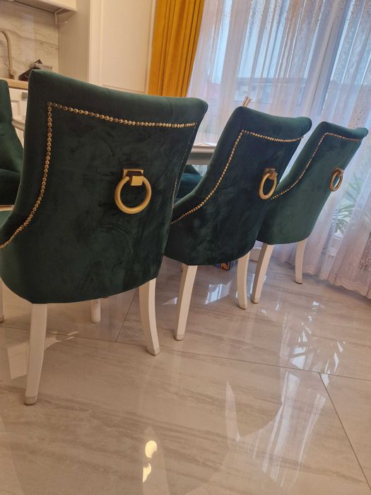 Set masa cu scaune din lemn masiv