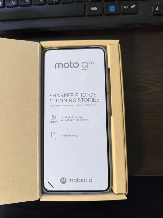 Продавам Motorola Moto g05