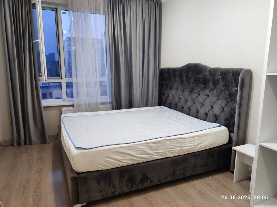 Отдам матрас на кровать бесплатно хорошего качества 180×200