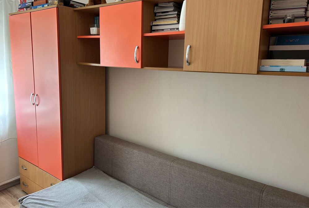 Vand mobila in stare buna