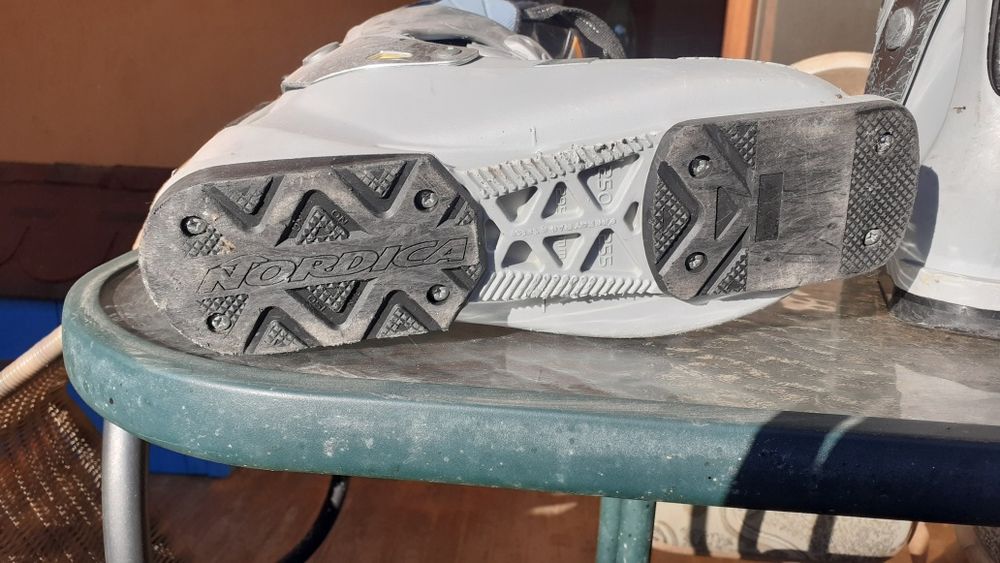 Clapari Nordica, marimea 36-38