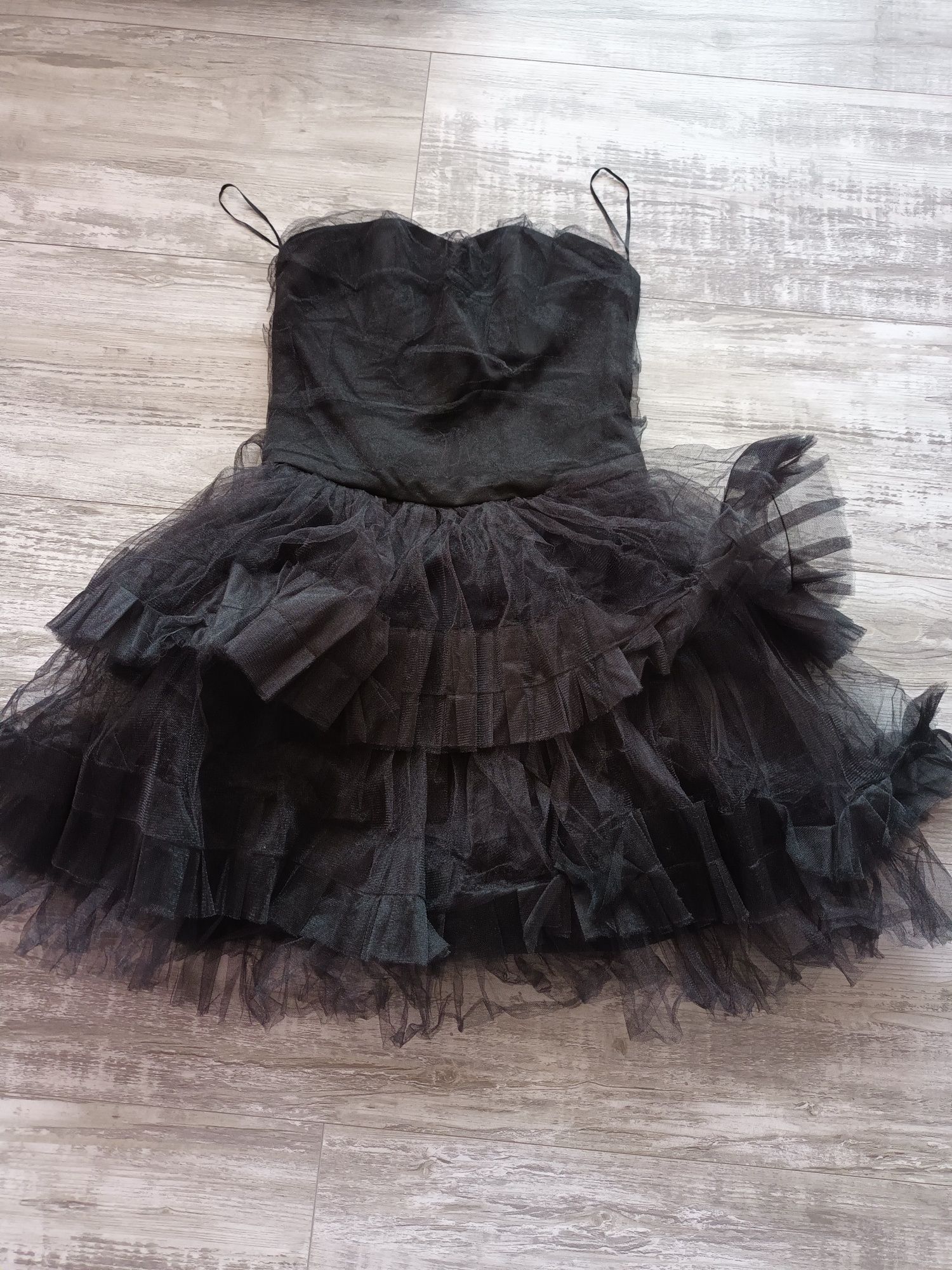 Тюлена черна рокля Avin