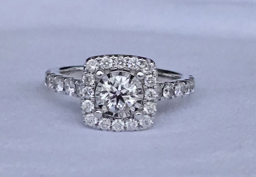 Inel de logodnă din aur cu diamante naturale 0,95ct.