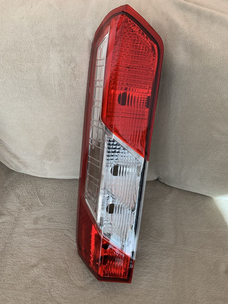 Lampa spate ford transit