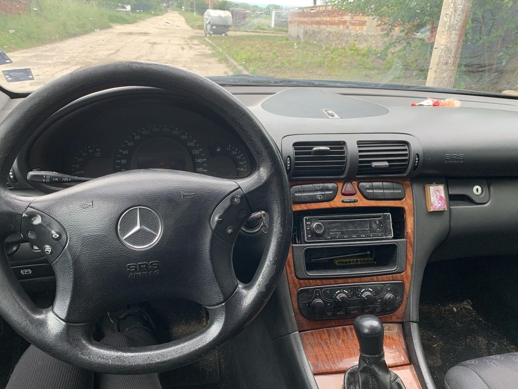 Продавам Mercedes C200, 2.0 116hp
