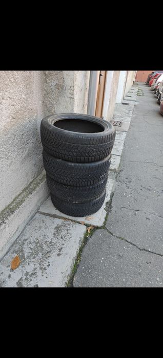 Anvelope iarnă Dunlop 215 50 r17