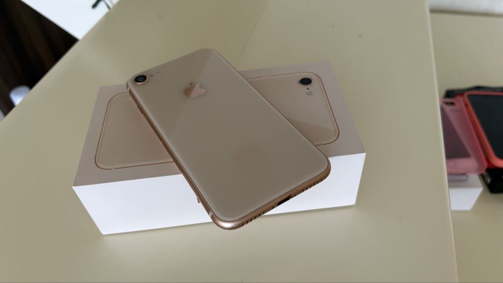 Iphone 8 отлично състояние