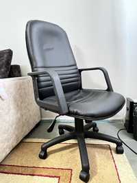 Продается кресло офисное