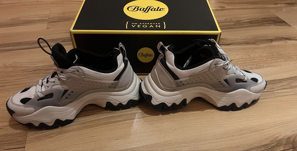 Сникърси Buffalo