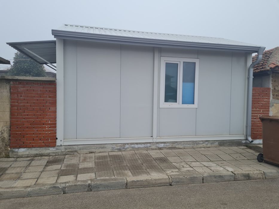 Фургон от термопанели с покрив