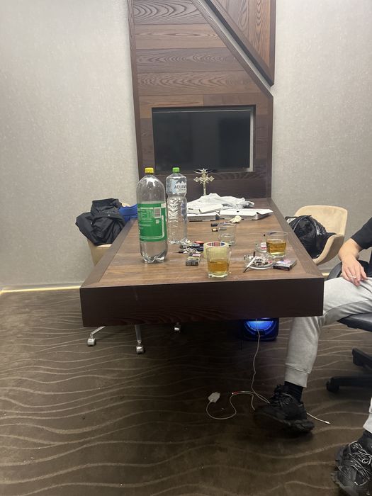 Ofer masa de barbut poker orice