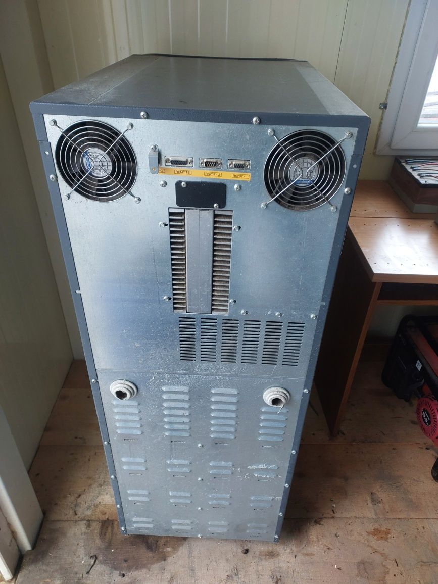 UPS trifazat Aros Sentry Multistandard 10kVA/8kW